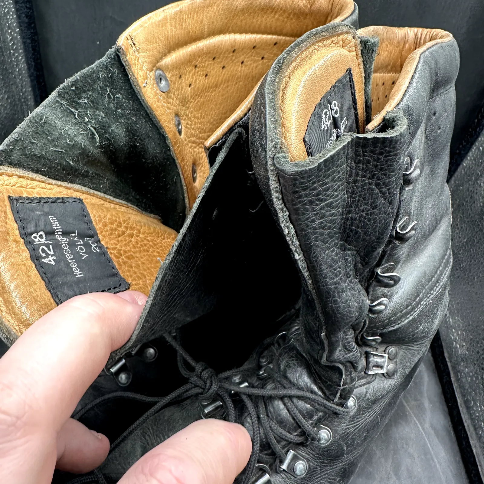 Austrian Army Black Leather Army Heavy Duty Combat Boots - Size EU 42 - UK 8