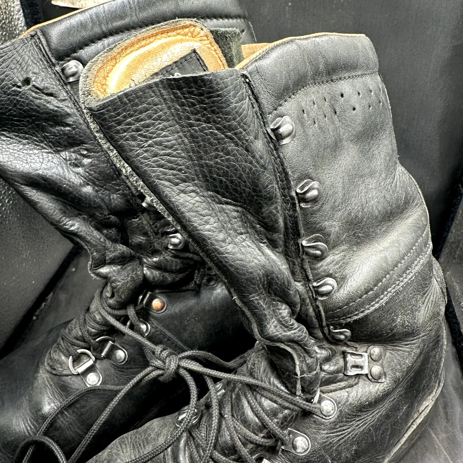 Austrian Army Black Leather Army Heavy Duty Combat Boots - Size EU 42 - UK 8