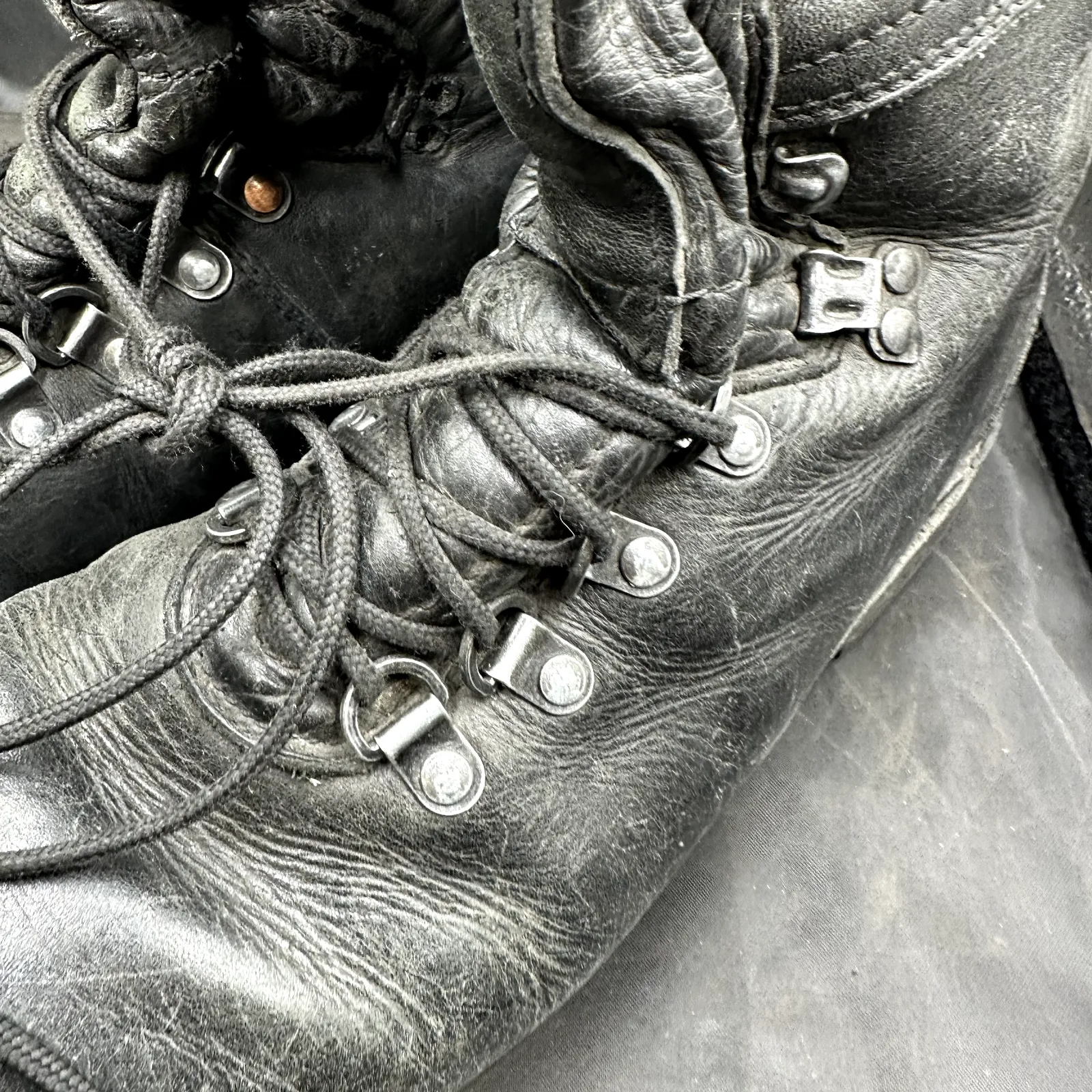 Austrian Army Black Leather Army Heavy Duty Combat Boots - Size EU 42 - UK 8