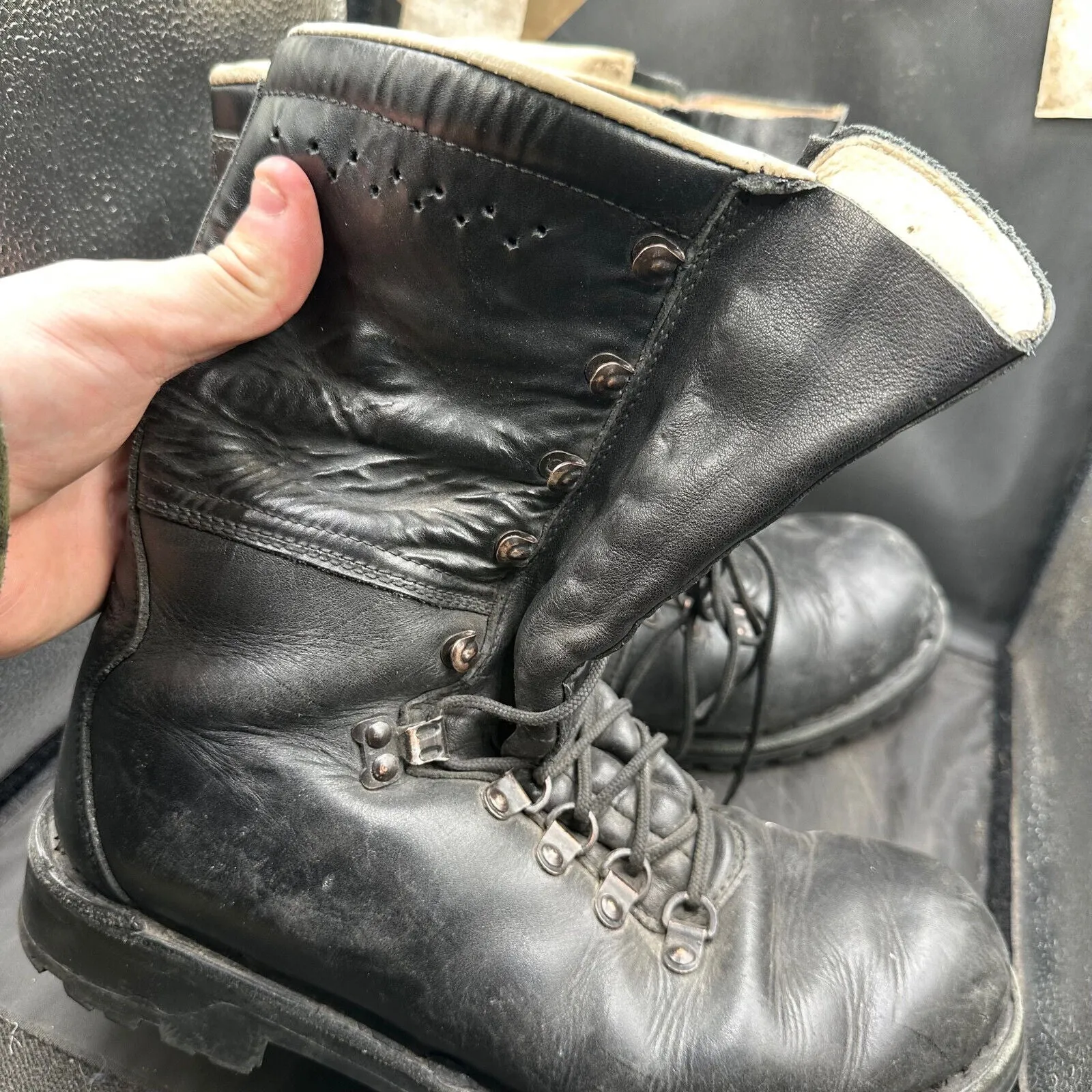 Austrian Army Black Leather Heavy Duty Combat Boots - Size EU 44 - UK 9.5