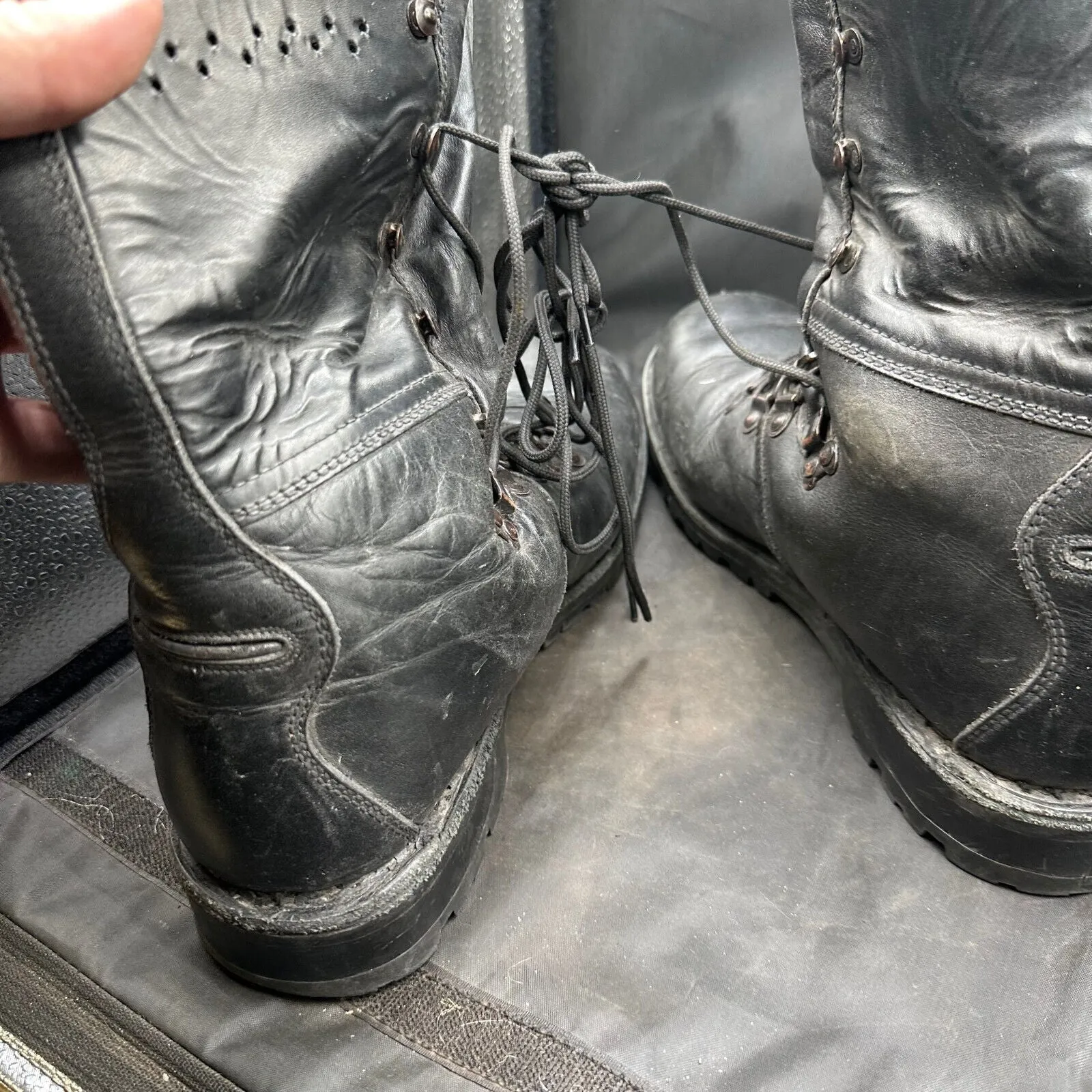 Austrian Army Black Leather Heavy Duty Combat Boots - Size EU 44 - UK 9.5