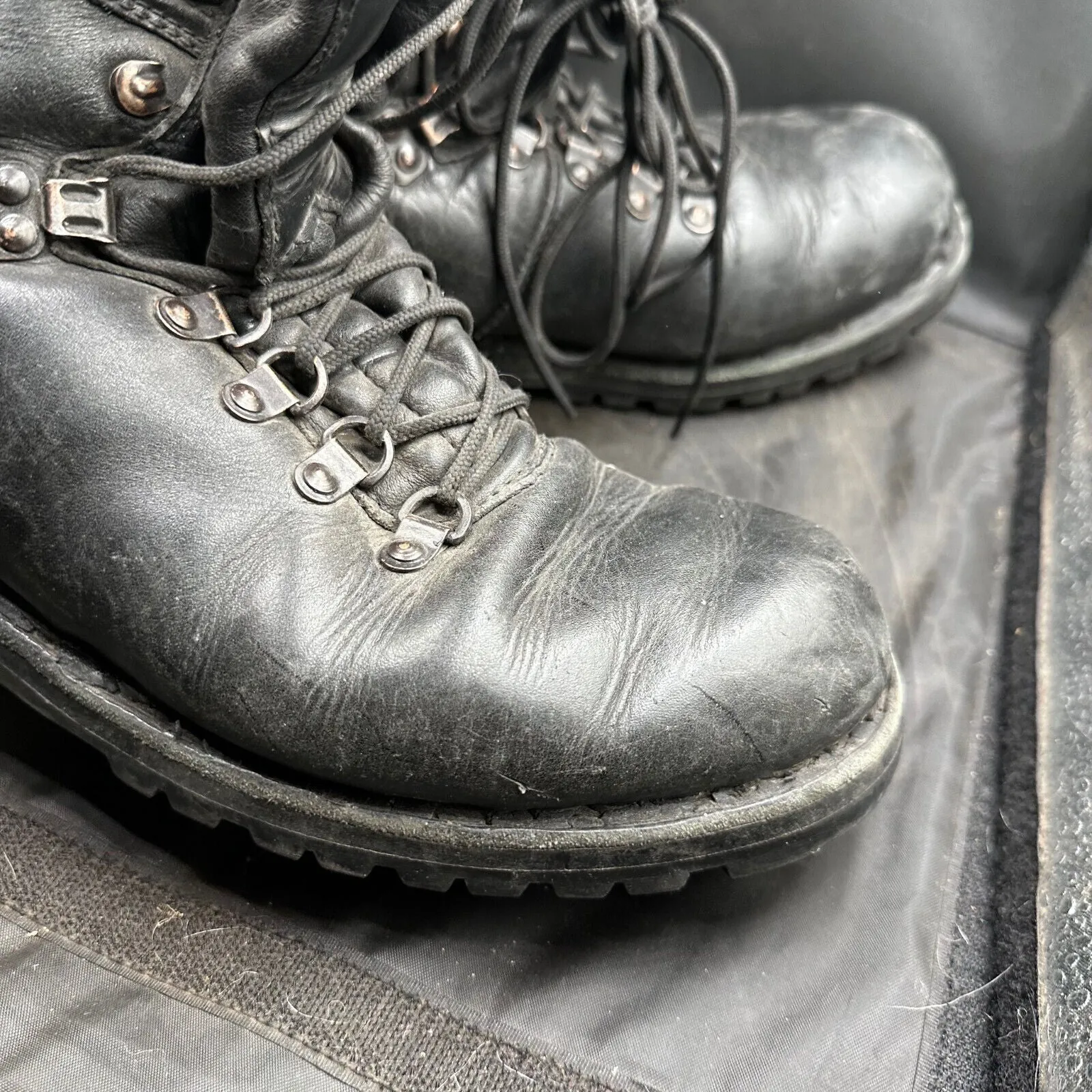 Austrian Army Black Leather Heavy Duty Combat Boots - Size EU 44 - UK 9.5