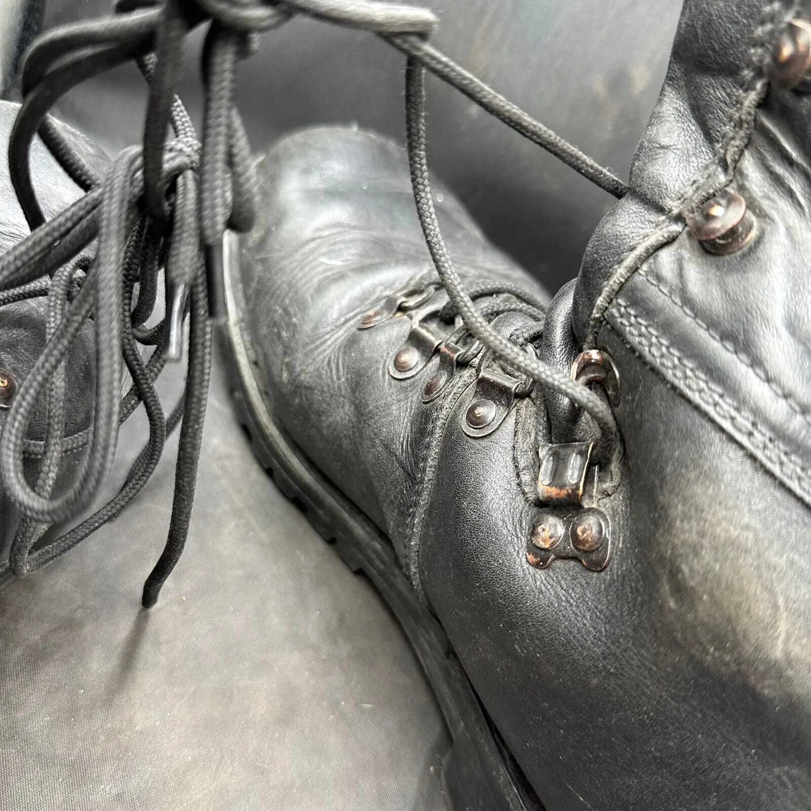 Austrian Army Black Leather Heavy Duty Combat Boots - Size EU 44 - UK 9.5