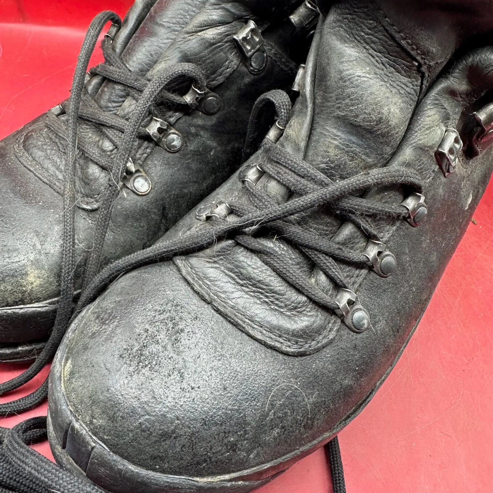 Austrian Army Black Leather MEINDL Heavy Duty Combat Boots - Size EU 43 - UK 9