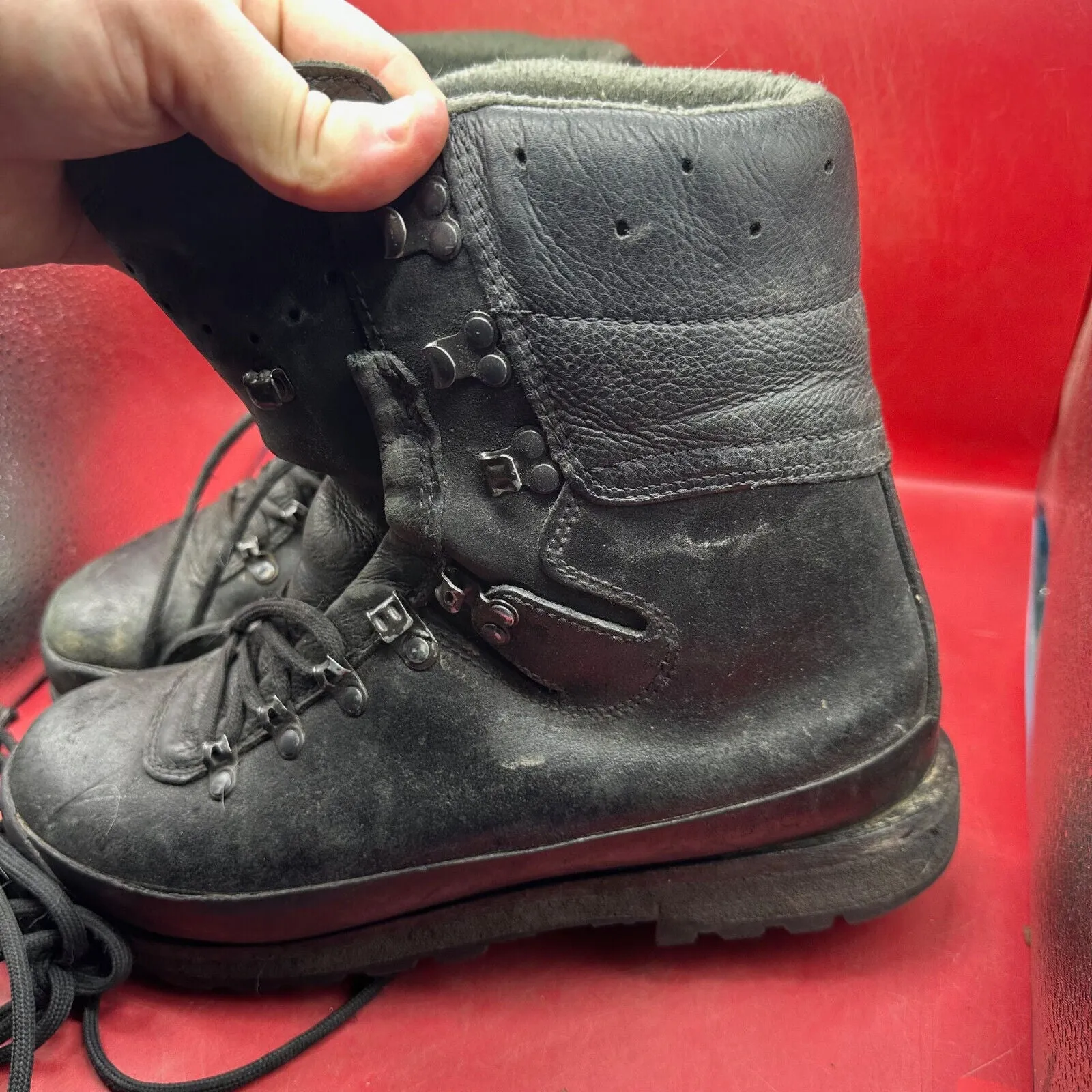 Austrian Army Black Leather MEINDL Heavy Duty Combat Boots - Size EU 43 - UK 9