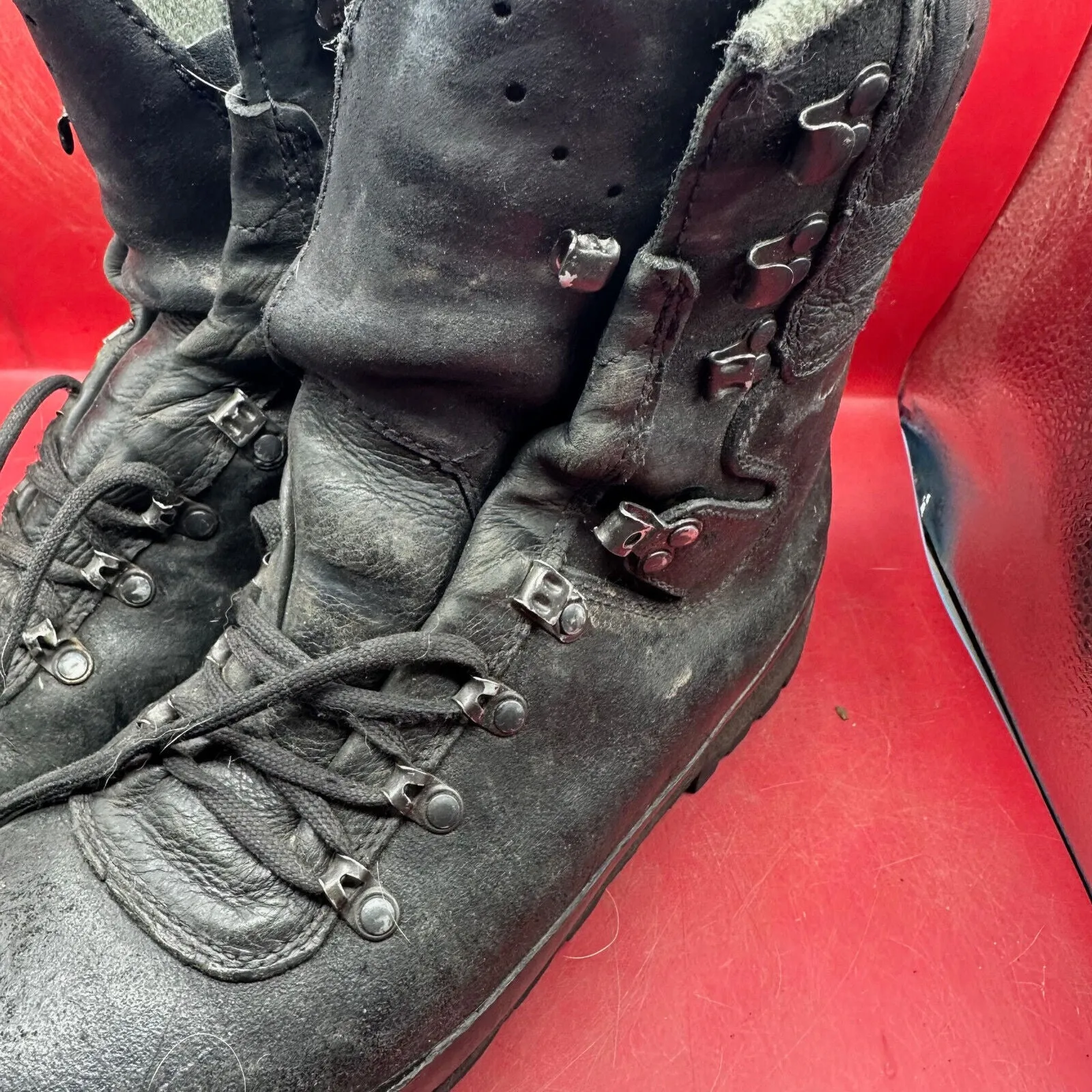 Austrian Army Black Leather MEINDL Heavy Duty Combat Boots - Size EU 43 - UK 9