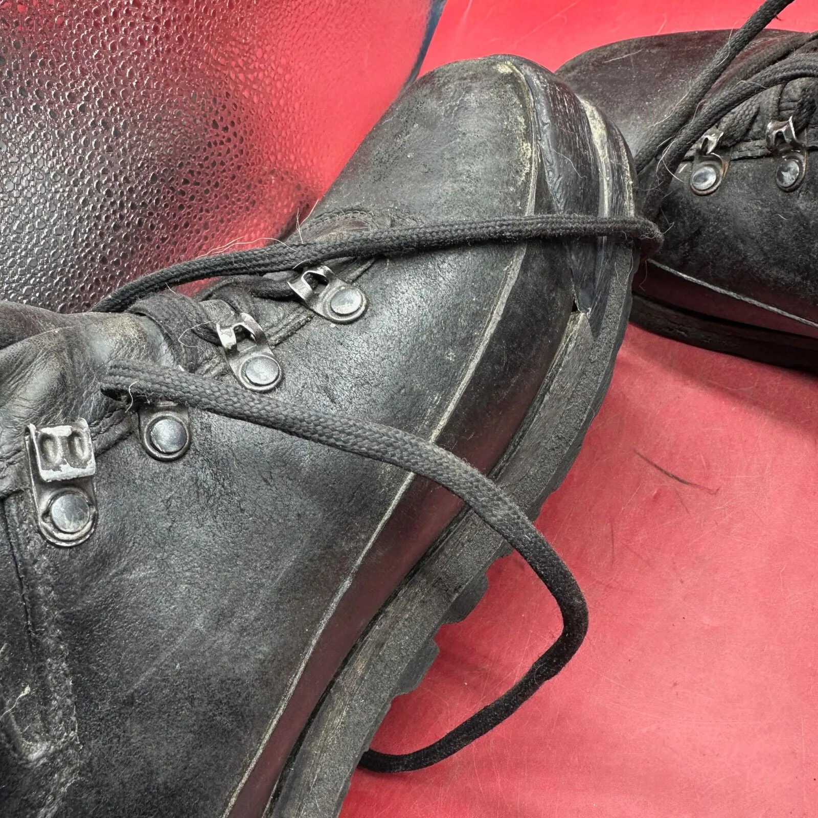 Austrian Army Black Leather MEINDL Heavy Duty Combat Boots - Size EU 43 - UK 9