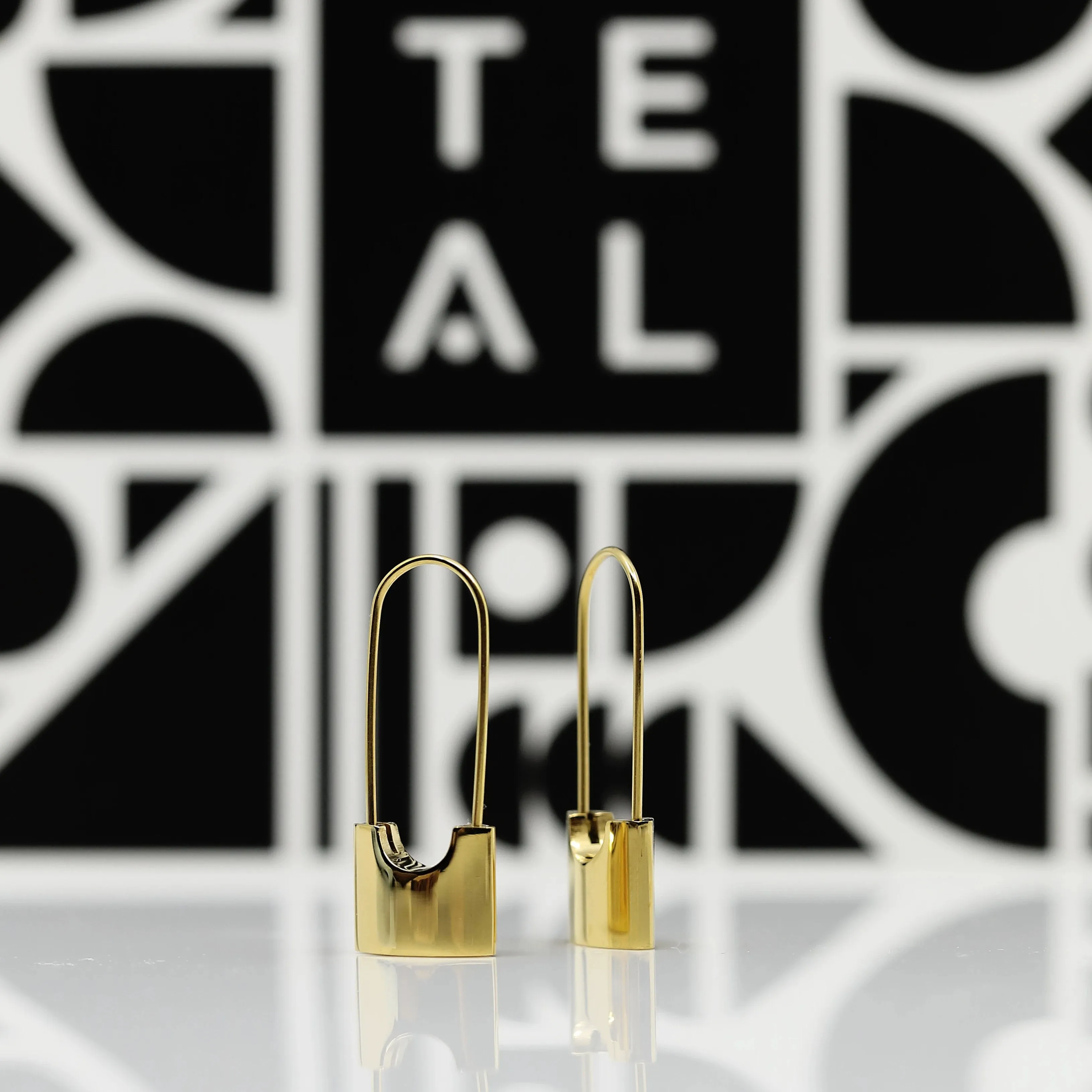 BOLT EARRINGS