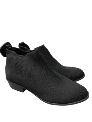 Boots Ankle Flats By Torrid  Size: 9