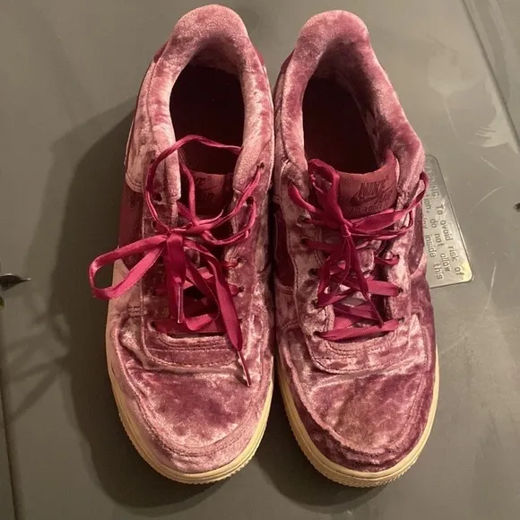Euc Nike Air Force 1 6.5 Youth Low Pink Purple Crushed Velvet Shoes Womens