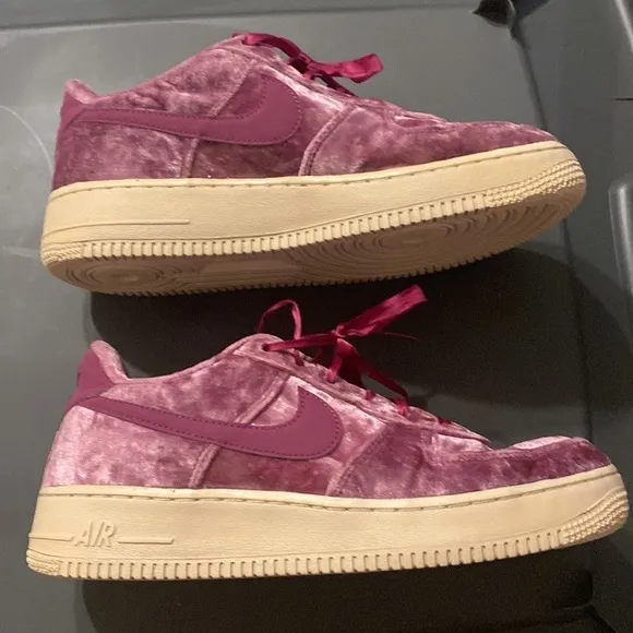 Euc Nike Air Force 1 6.5 Youth Low Pink Purple Crushed Velvet Shoes Womens
