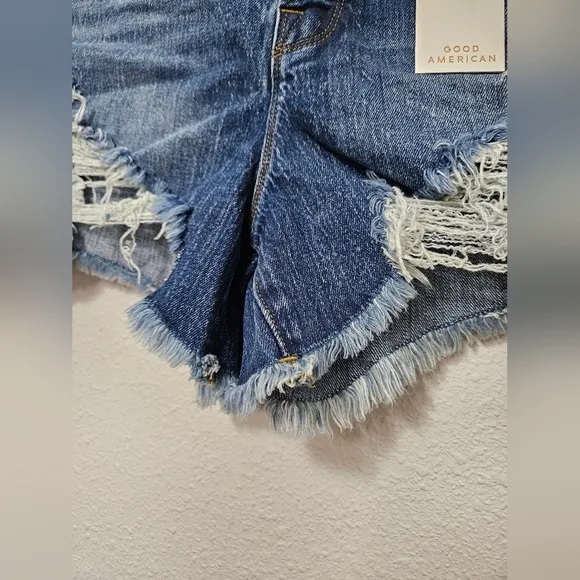 Good american NWT 6 revolve bombshell distressed high waist denim Shorts