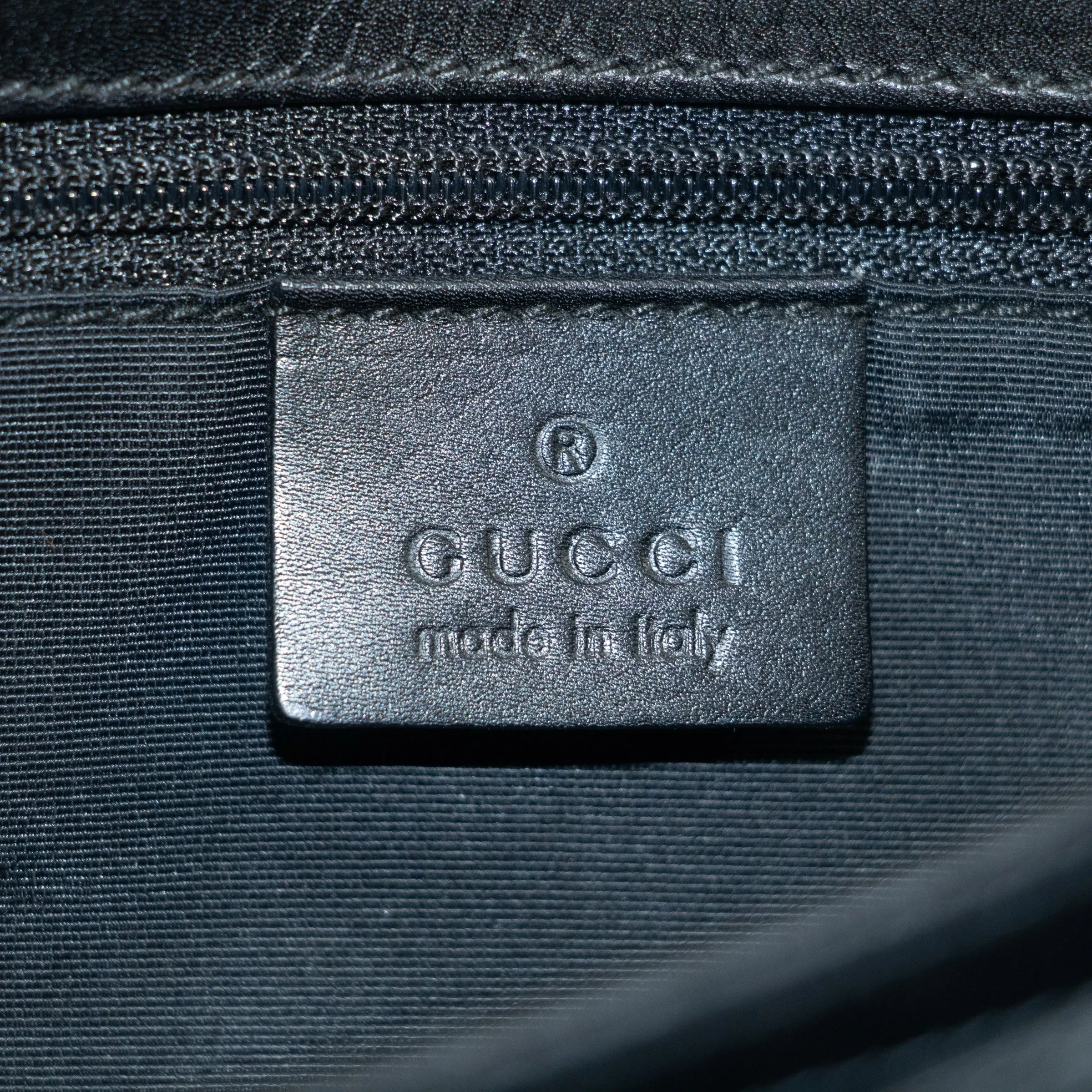 Gucci GG Canvas Black One Shoulder Bag #2573