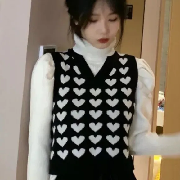 Heart sweater vest knit black and white top Kawaii