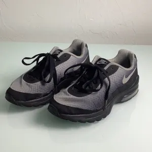 Nike Air Max Invigor print sneakers size 4Y youth EUC