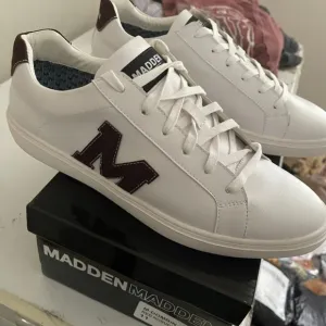 Steve Madden Dombin Nubuck Men's Designer Sneakers SZ 11 !!!NEW!!! (MSRP 88.00)