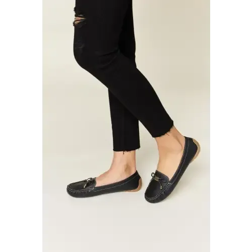 Timeless Bow Flats