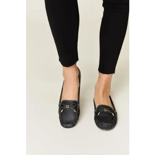 Timeless Bow Flats