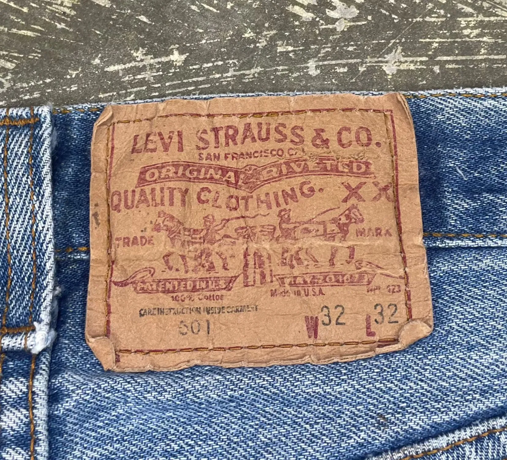 Vintage USA Made Levi 501 Transitional Premium Wash & Paint Denim Jeans (JYJ-0316)