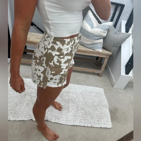 Wisteria Lane brown &amp; white high waisted cow print frayed shorts western NWT S